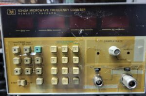 Hewlett Packard HP 5342A Microwave Frequency Counter - Image 5