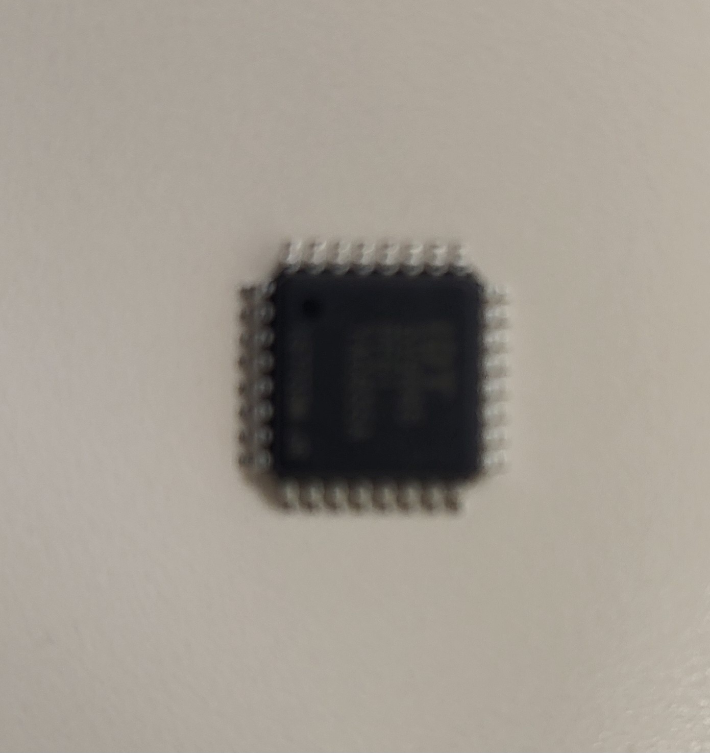 Arrow Electronics Integrated Circuit IDT5V988PFGI (lot of 5) - Image 3