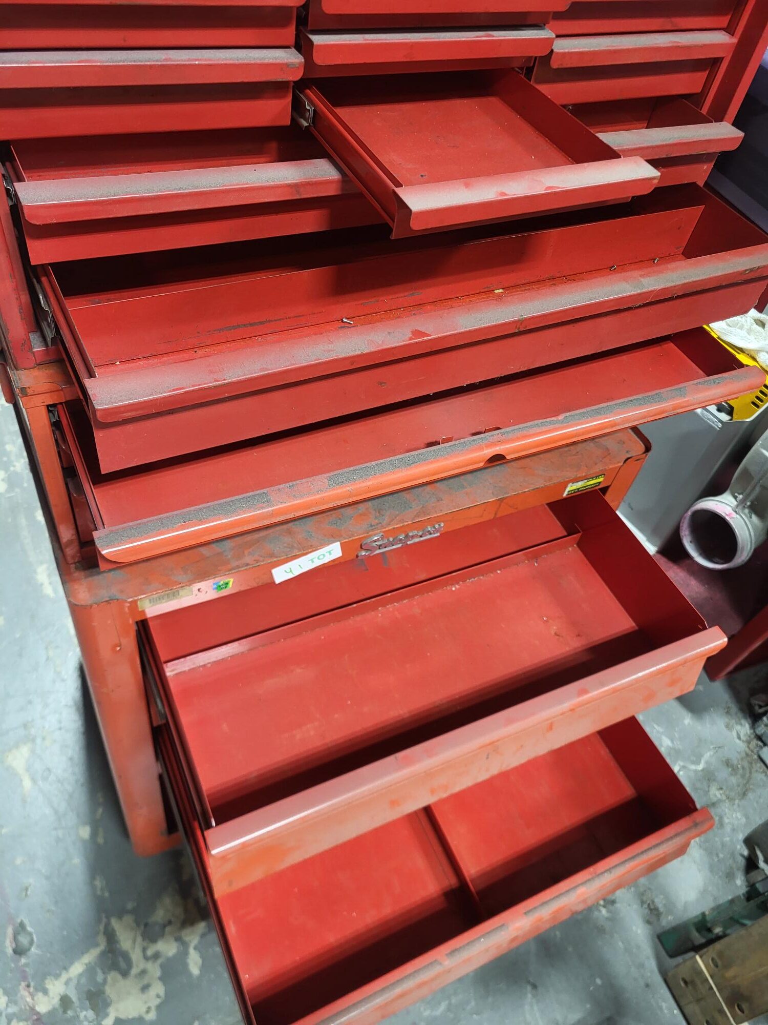 Snap On Tool Cabinet: Roller KRA360A - Industrial Process