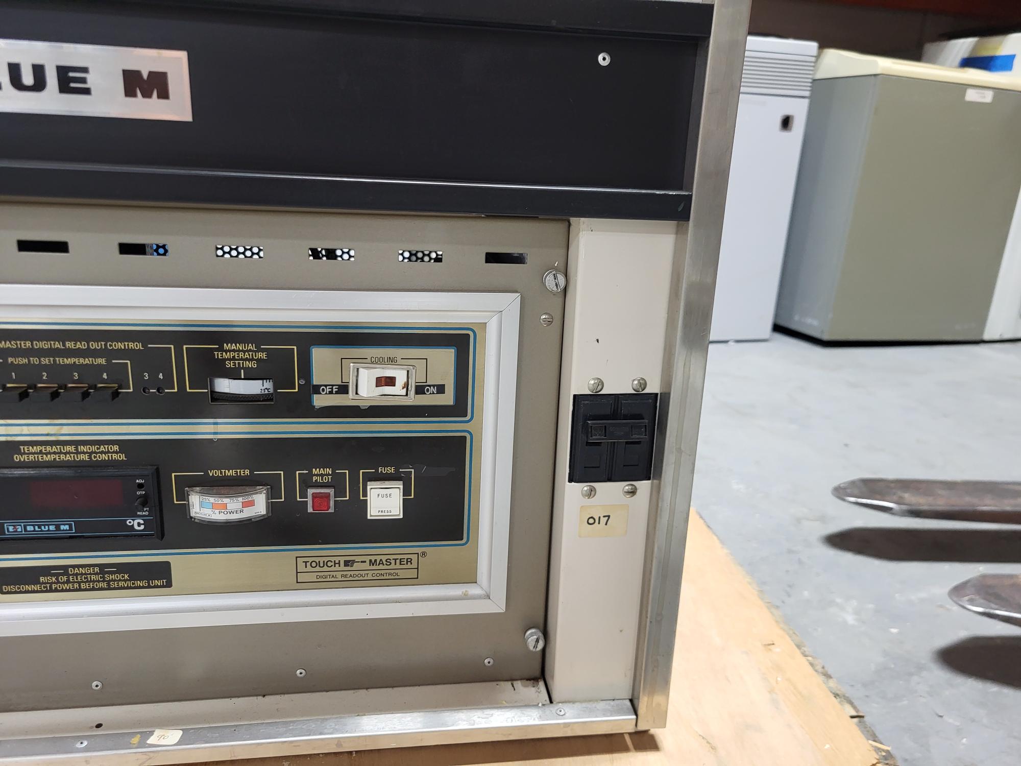 Blue M Electric CR07-146B/C Laboratory Oven - Image 7