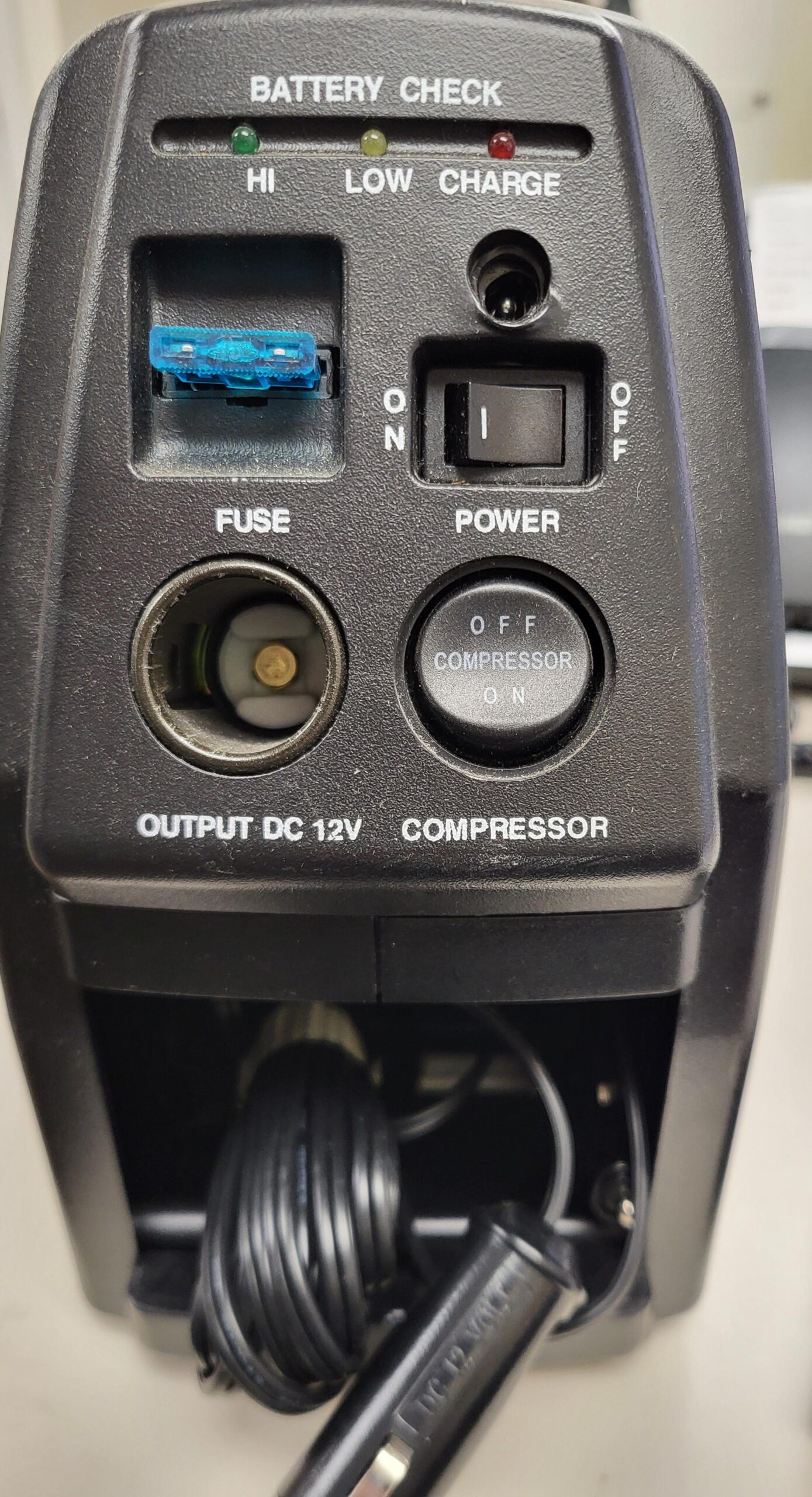 Campbell Hausfeld 12 Volt Charger/ Compressor - Image 2