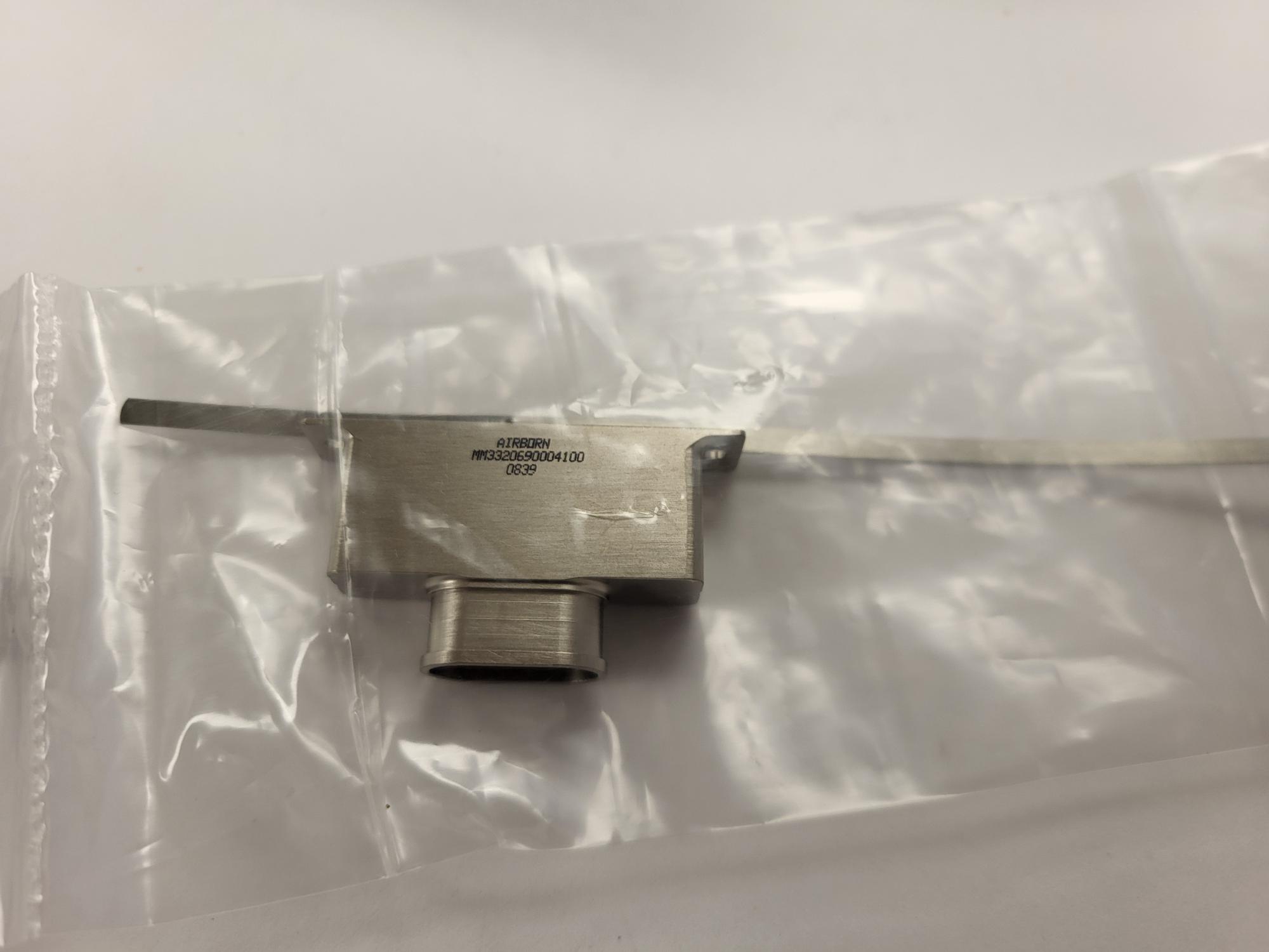 Airborn MM-332-069-000-4100 Backshell