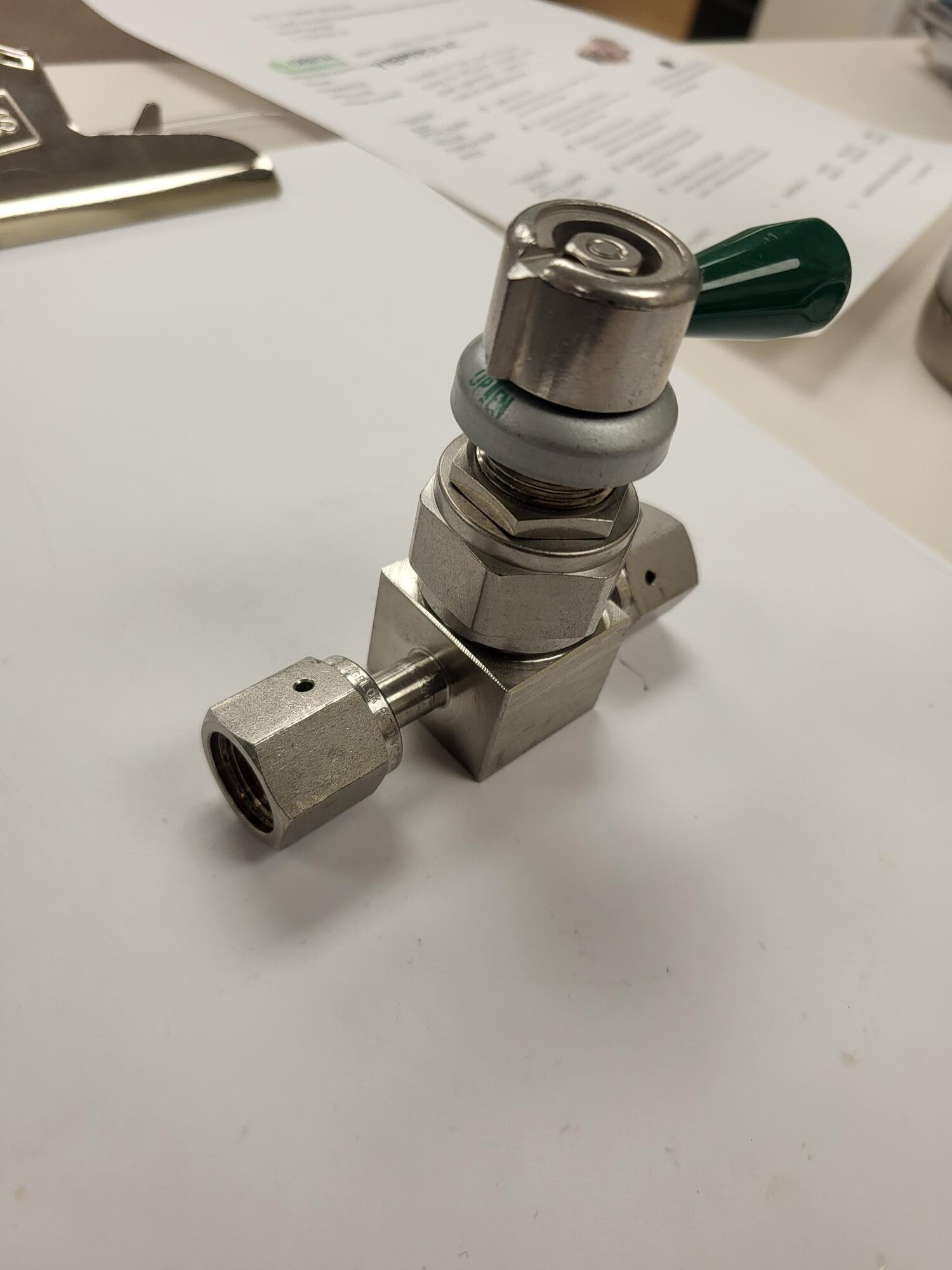 Swagelok SS-DLV1 Pressure Diaphragm Sealed Valve