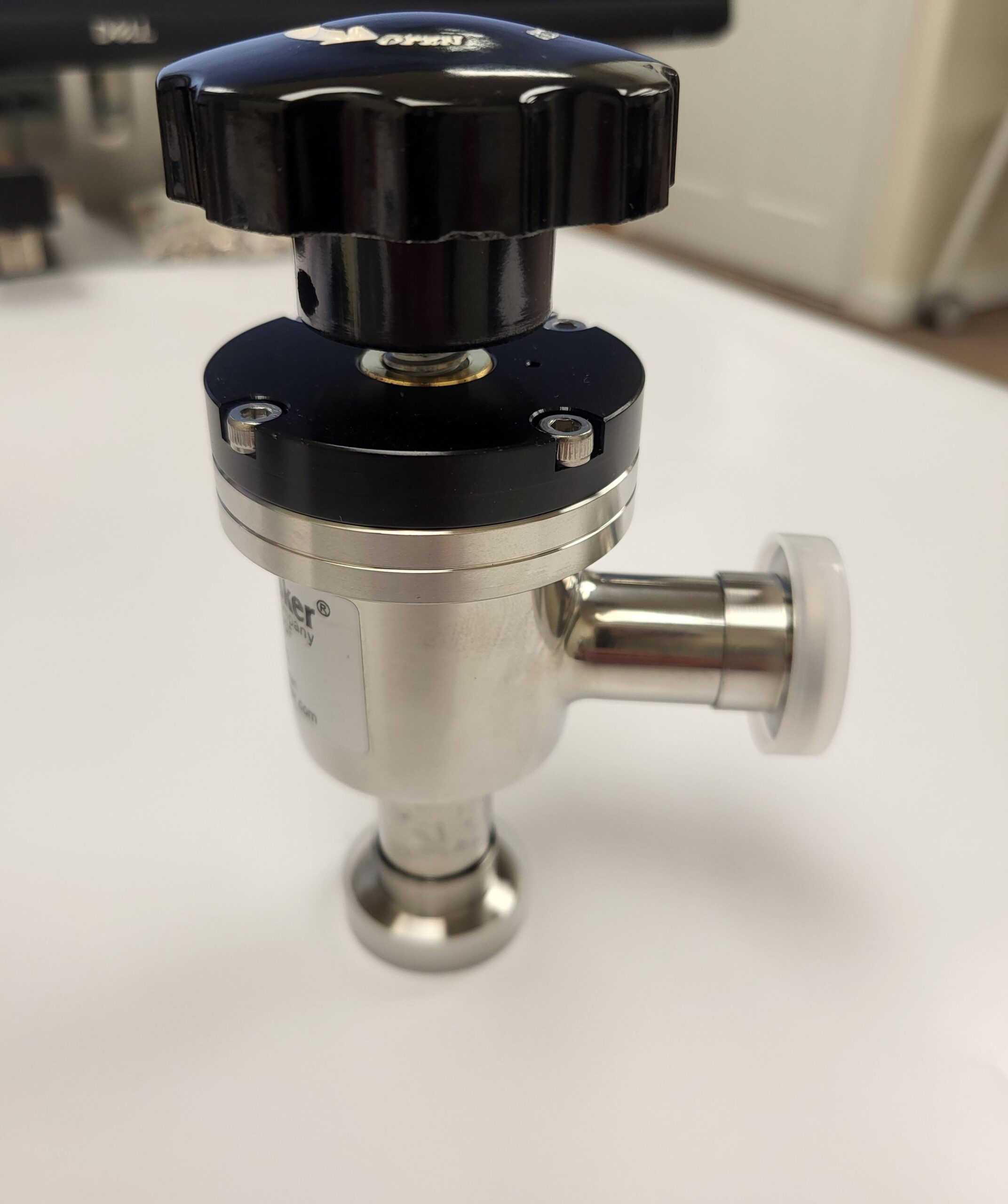 Kurt J Lesker SA0075MVQF Right Angle Valve