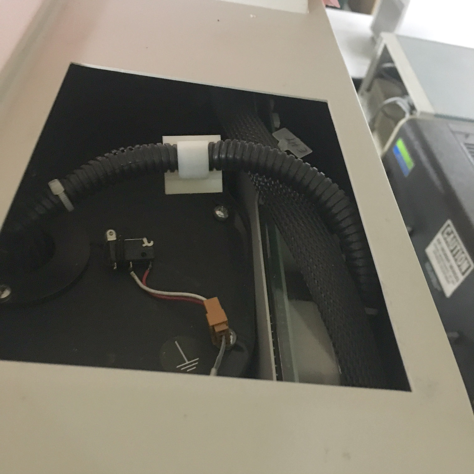 Varian Cary 400 Scan UV Visible Spectrophotometer - Image 3