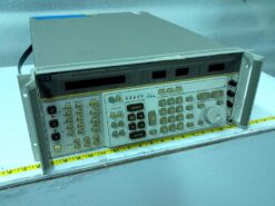 Hewlett Packard Synthesized Signal Generator 8663A Opt 002