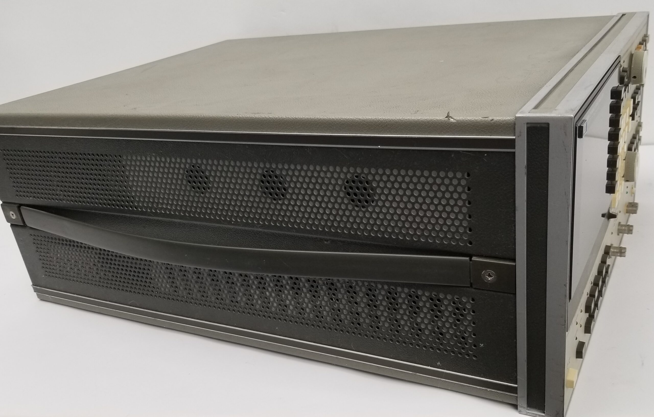 Hewlett Packard 3562A Dynamic Signal Analyzer for PARTS/REPAIR