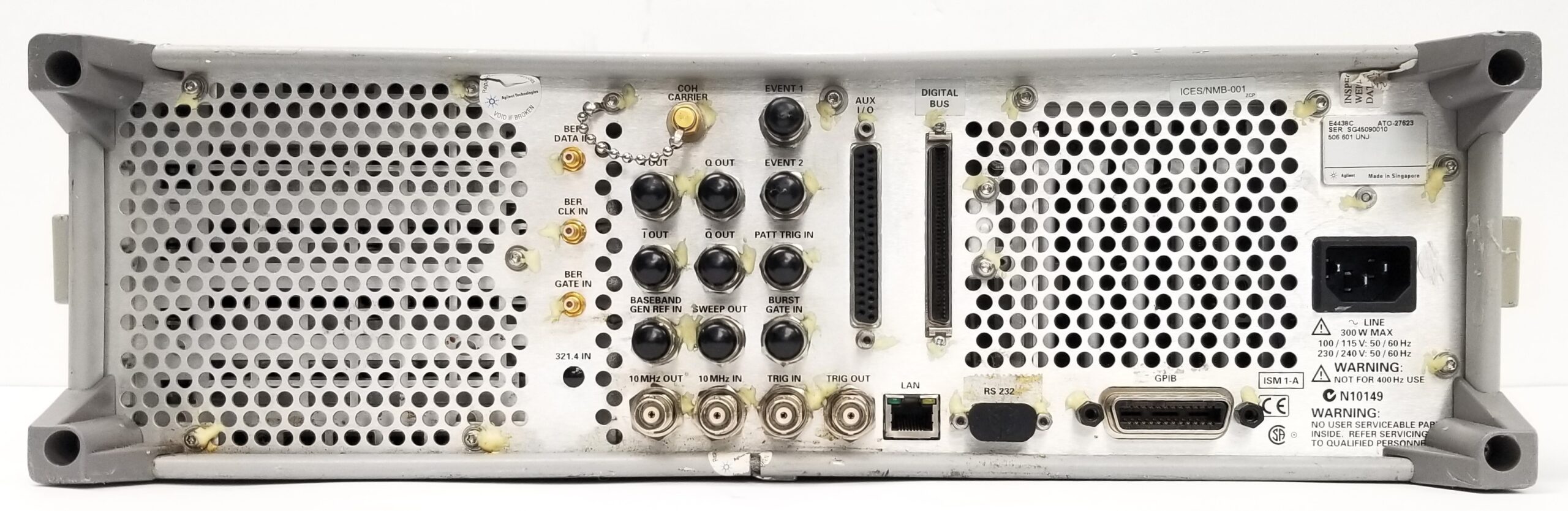 Agilent E4438C ESG Vector Signal Generator 250KHz-6.0GHz for PARTS/REPAIR - Image 3