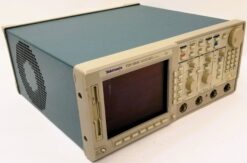 Tektronix TDS 684C 1GHz 4 Channel Color Phosphor Oscilloscope for PARTS/REPAIR