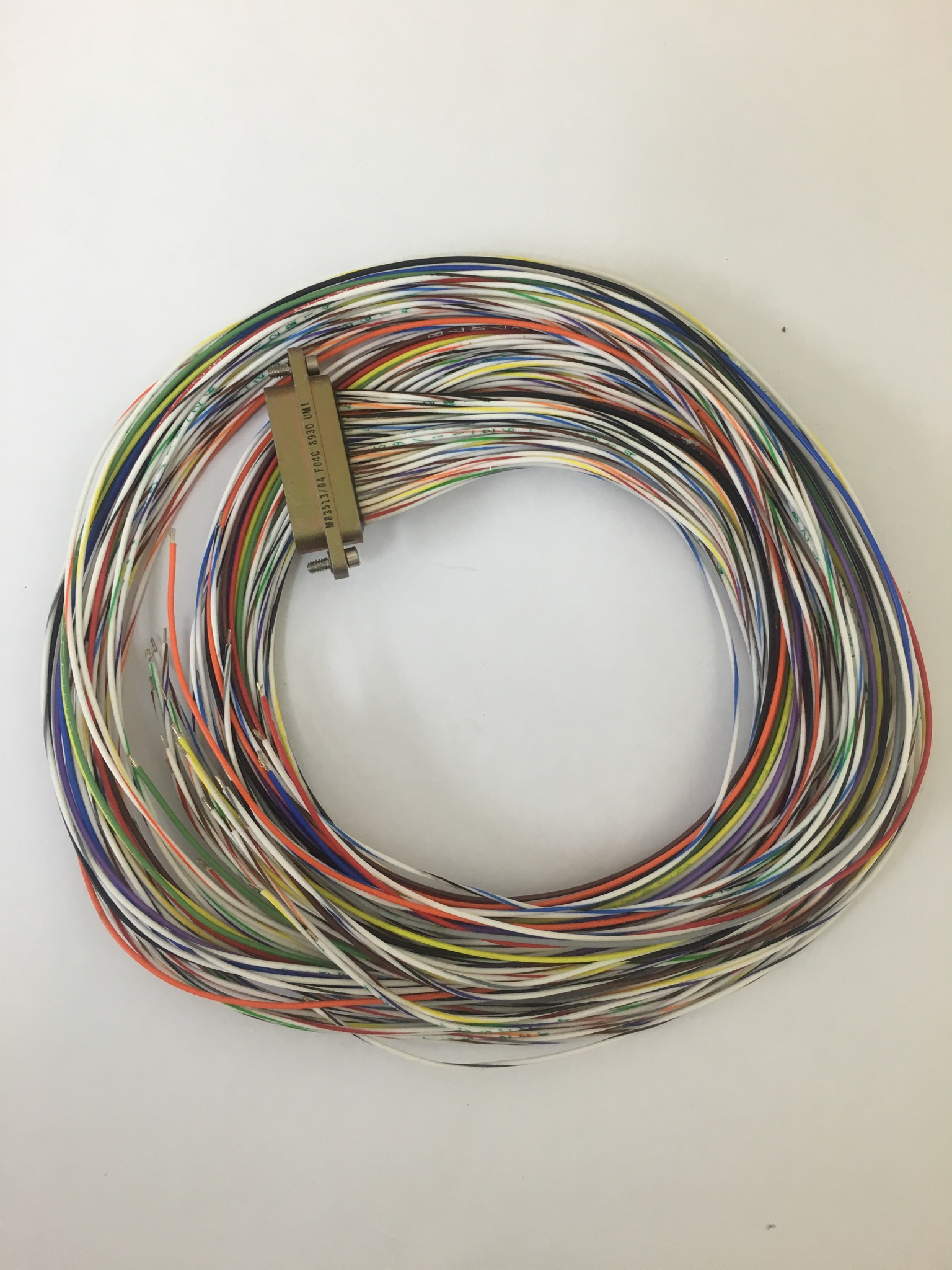 M83513/03-F04C Micro D connector - Image 3