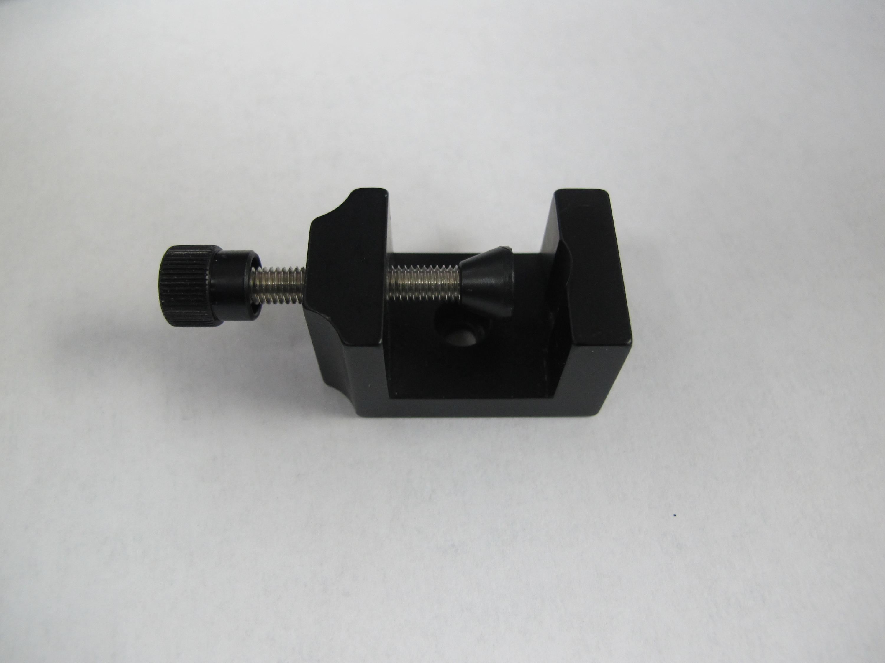 Thorlabs FP01 Plate Holder 0.9 inch Wide Holds Plates up to 0.58 inch