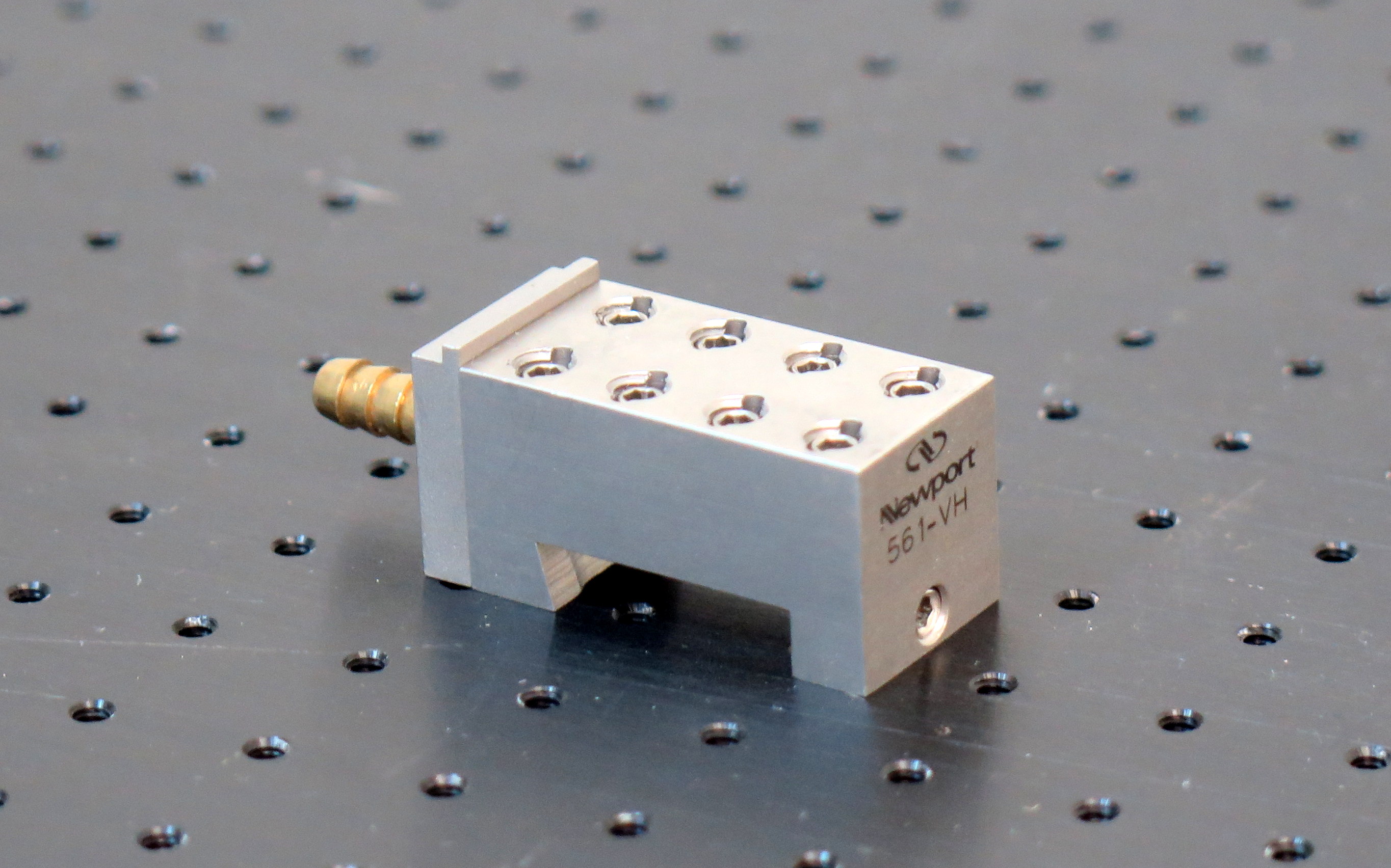 Newport 561-VH Vacuum Waveguide Mount - Optical Posts and Bases - BMI ...