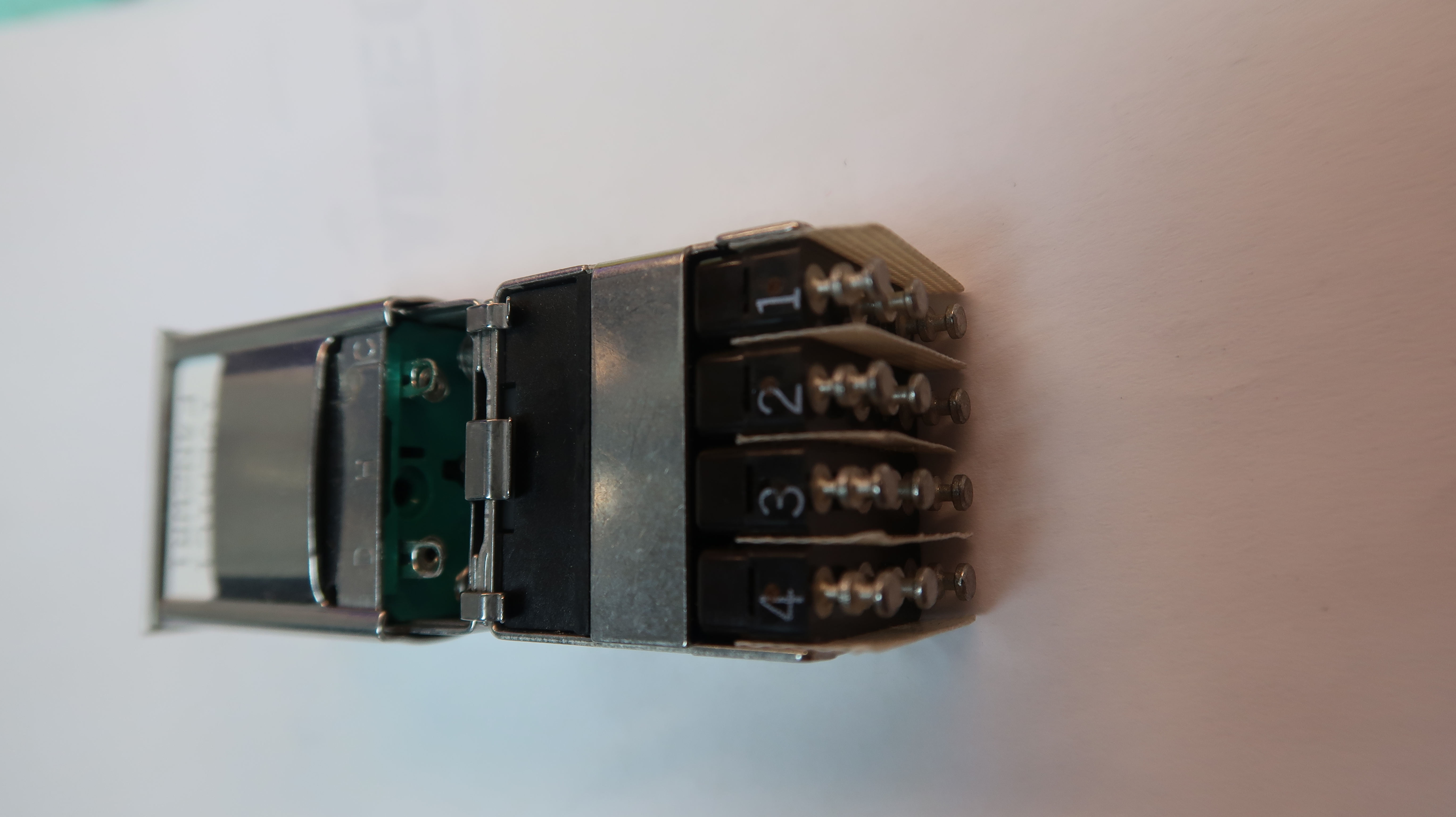 Eaton Pushbutton Switch 10EA1C1 with Contact Block - Image 3