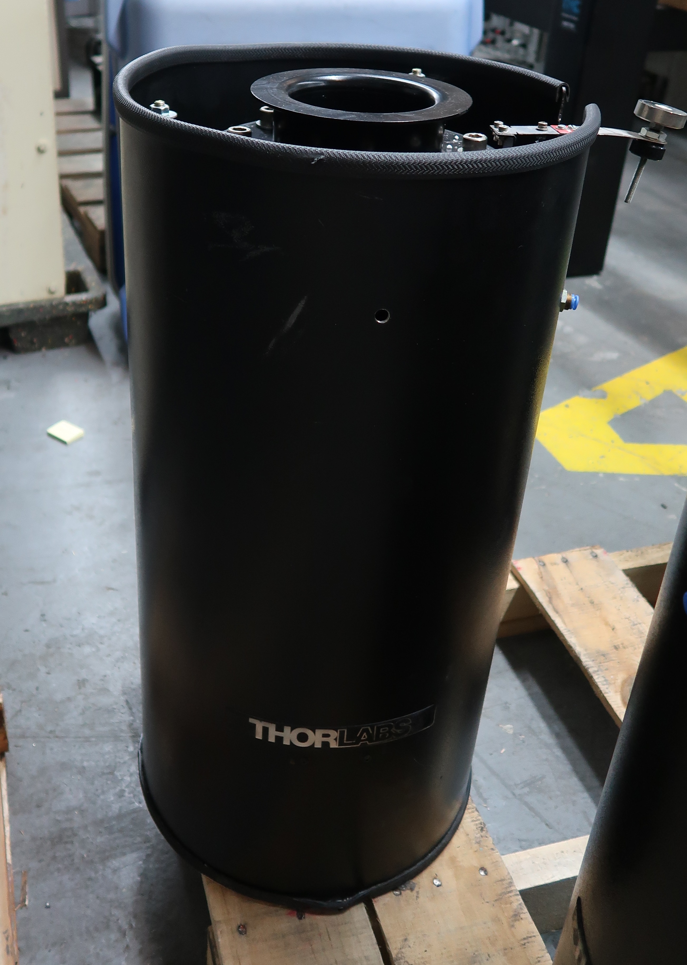 Optical Table Legs Thorlabs 27 inch set of 4 Optical Table Legs and