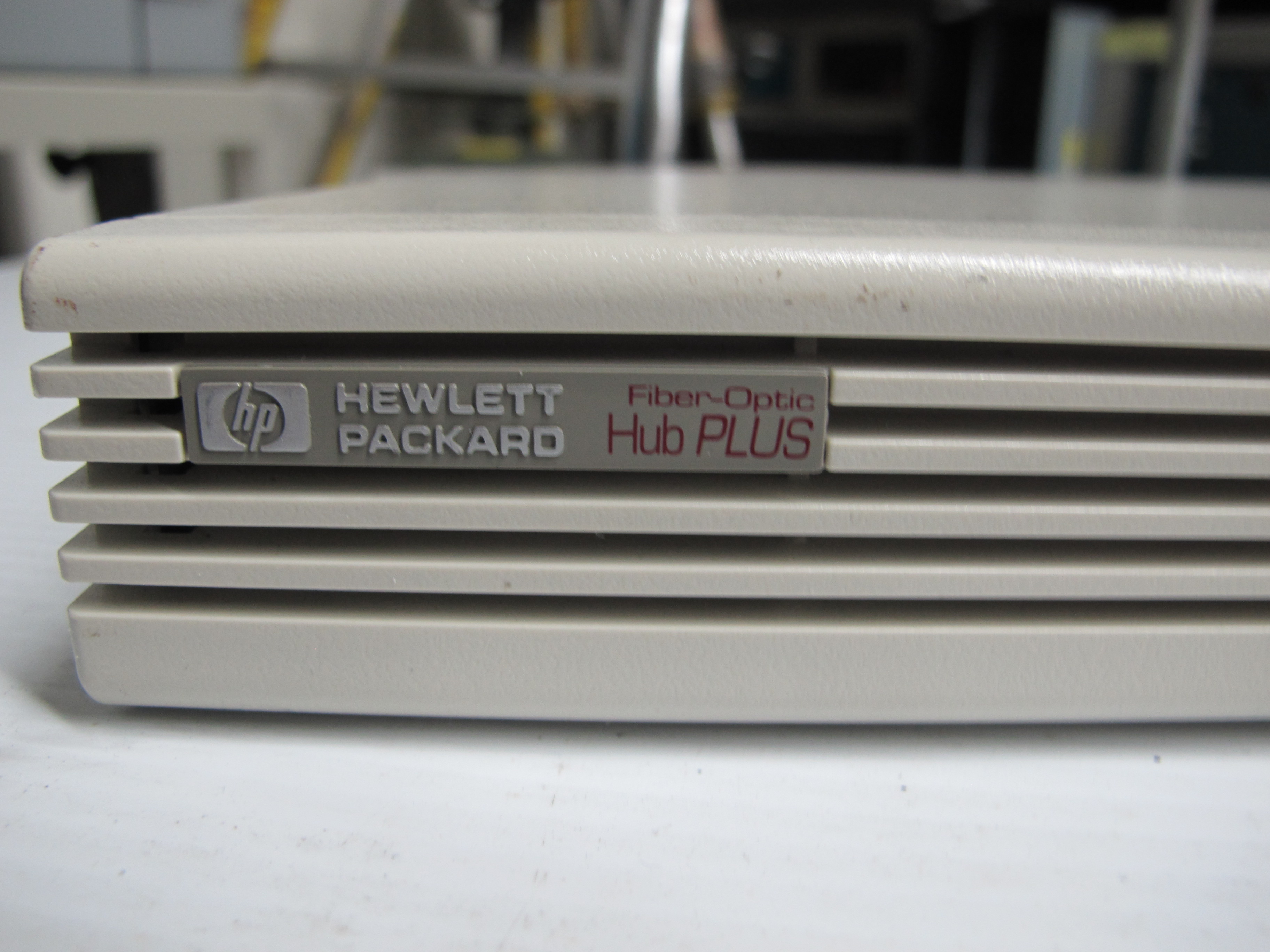 Hewlett Packard 28682A Fiber-Optic Hub PLUS - Computer Accessories