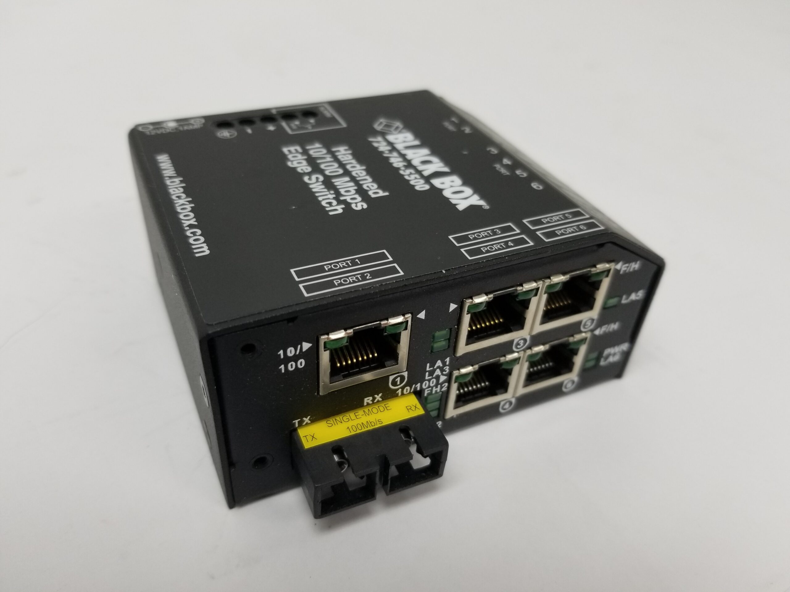 Black Box LBH150A-H-SSC-12 Hardened 10/100 Mbps Edge Switch