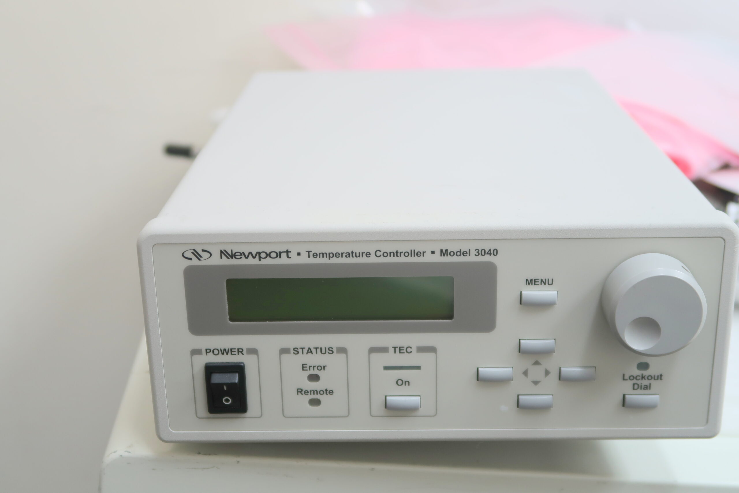 Newport 3040 Temperature Controller