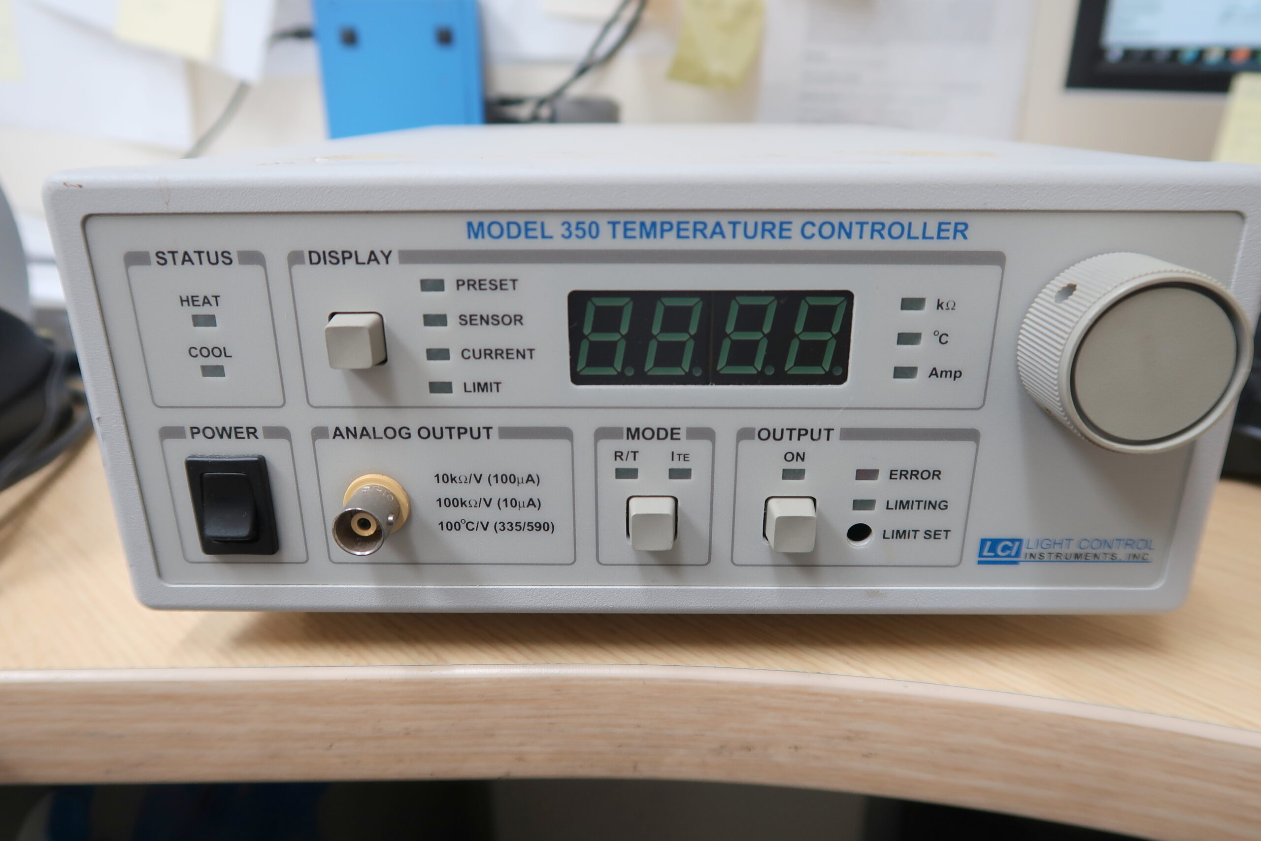 Light Control Instruments Model 350 Temperature Controller