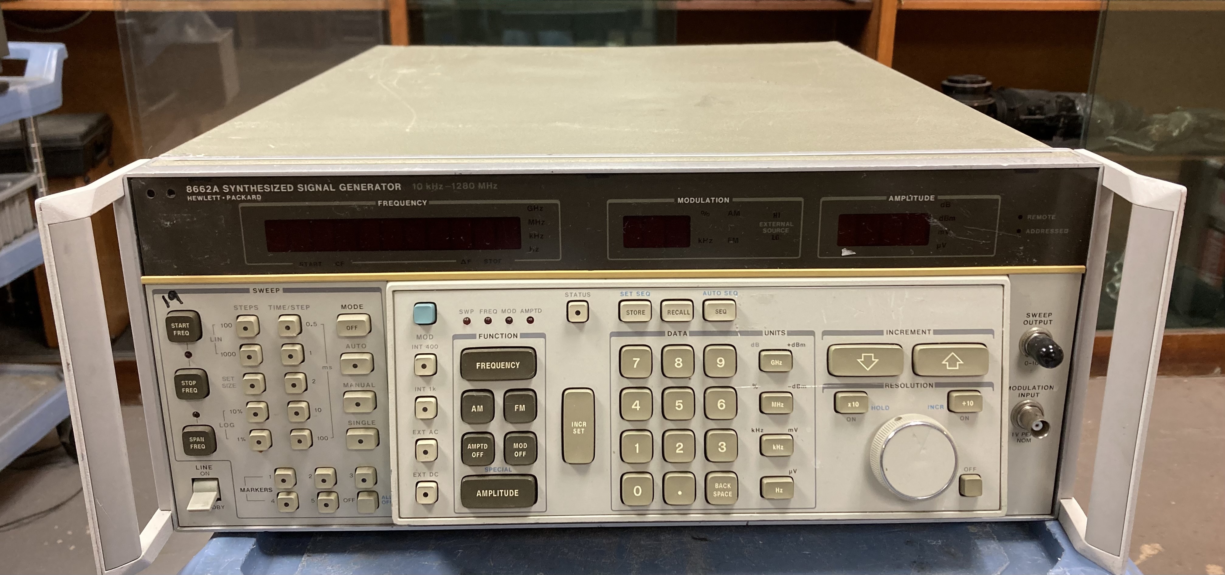 HP 8662A Synthesized Signal Generator (parts only) Signal Generators, Test Equipment BMI Surplus