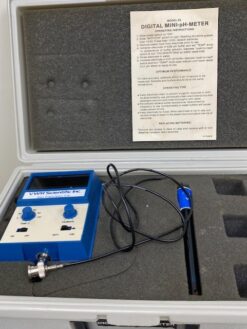 VWR Scientific 55 Digital Mini-pH-Meter