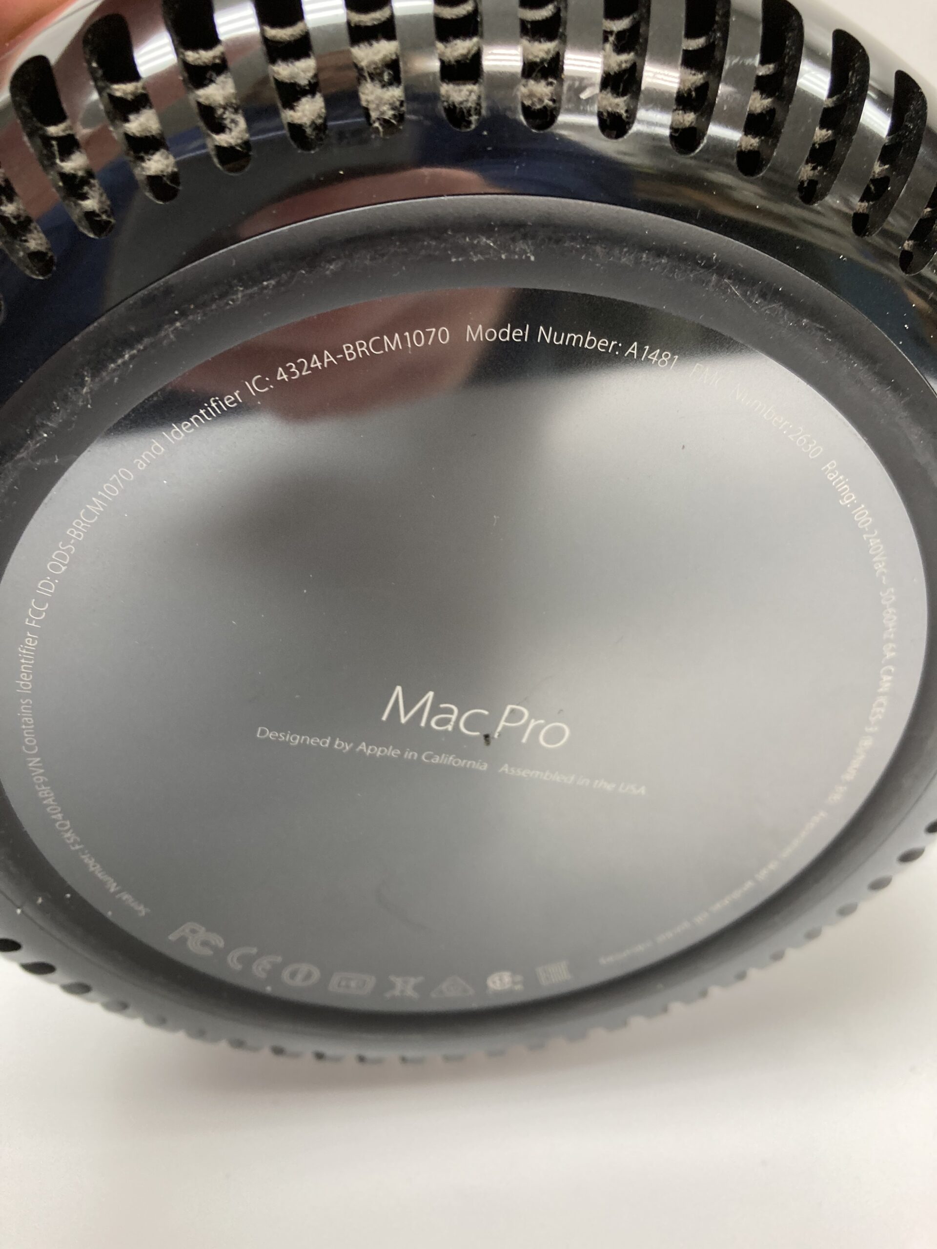 Apple Mac Pro, Quad Core, 3.7GHz 4-Core Xeon Pro Desktop; 256KB