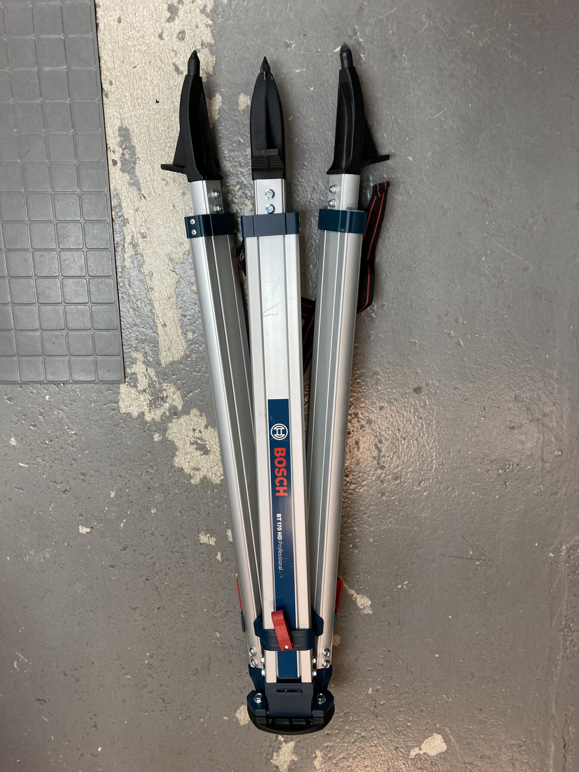Bosch BT170 HD Professional Aluminum Tripod - Image 4