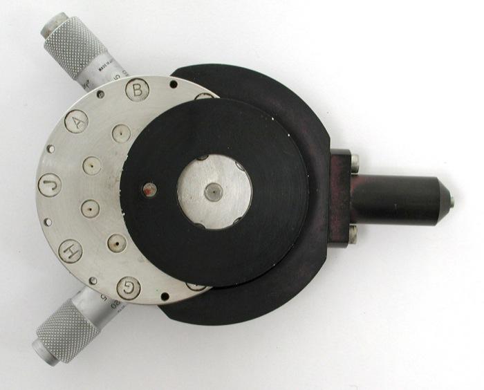 Aperture Turret in Centerable Mount
