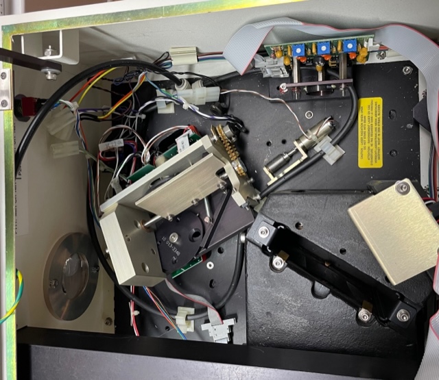 Varian 7000e FT-IR Spectrometer - Image 10