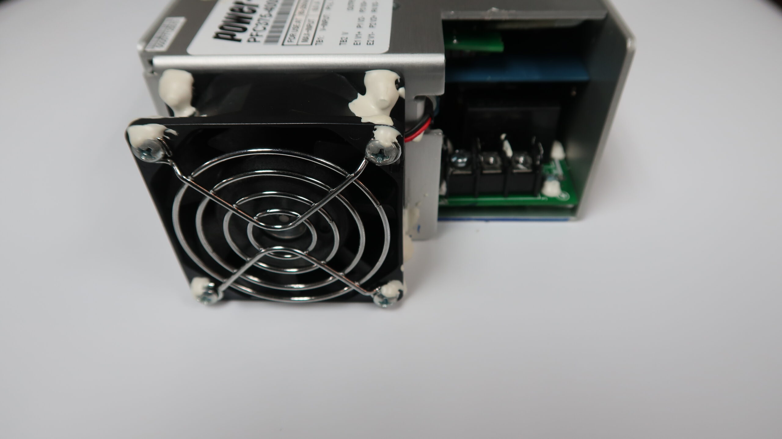 Power-One AC/DC power supply PFC375-4000f - Image 2
