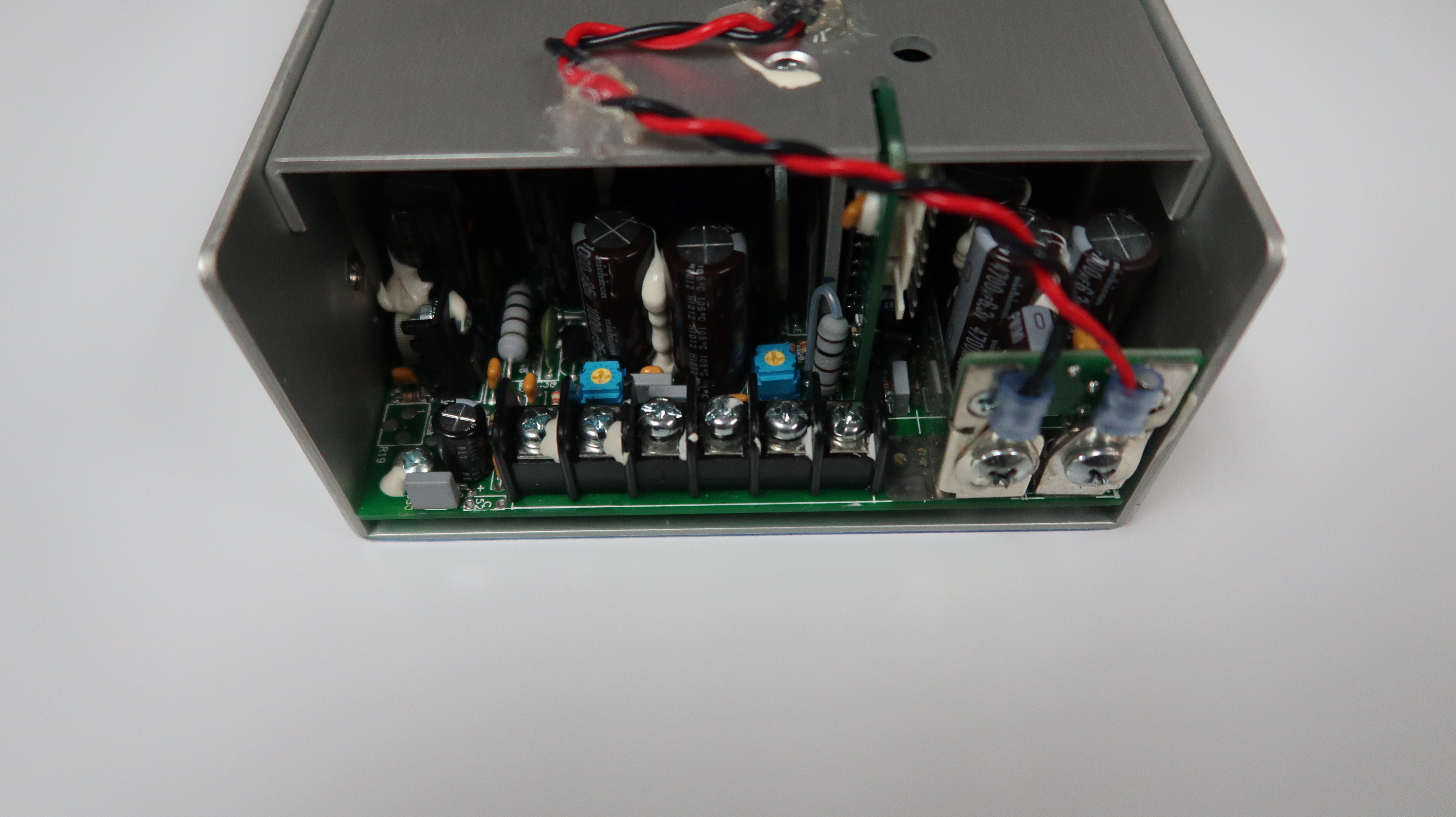 Power-One AC/DC power supply PFC375-4000f - Image 3