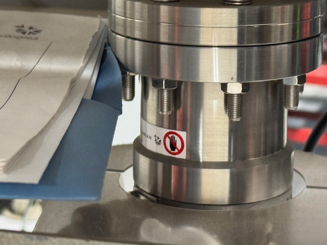 VARIAN STAINLESS STEEL VACUUM CHAMBER (12" x 6") - WITH 571 IONIZATION GAUGE AND CUSTOM TUBRO PUMP WITH STATION - CUSTOM VACUUM CHAMBER - Image 18