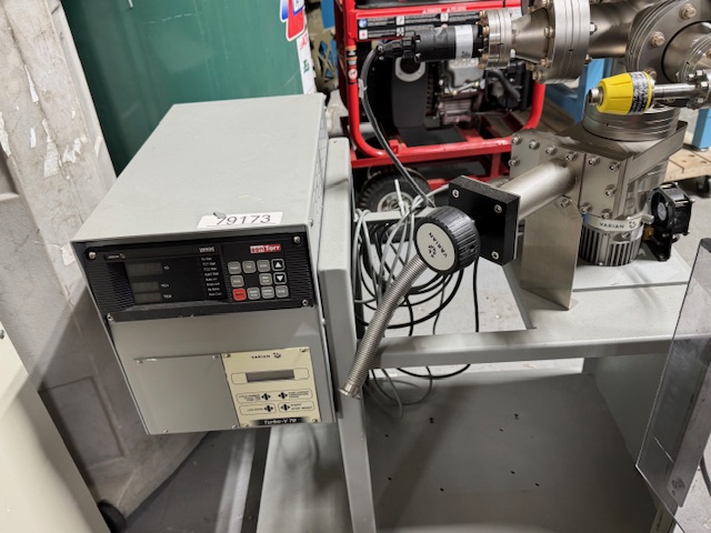 VARIAN STAINLESS STEEL VACUUM CHAMBER (12" x 6") - WITH 571 IONIZATION GAUGE AND CUSTOM TUBRO PUMP WITH STATION - CUSTOM VACUUM CHAMBER - Image 11