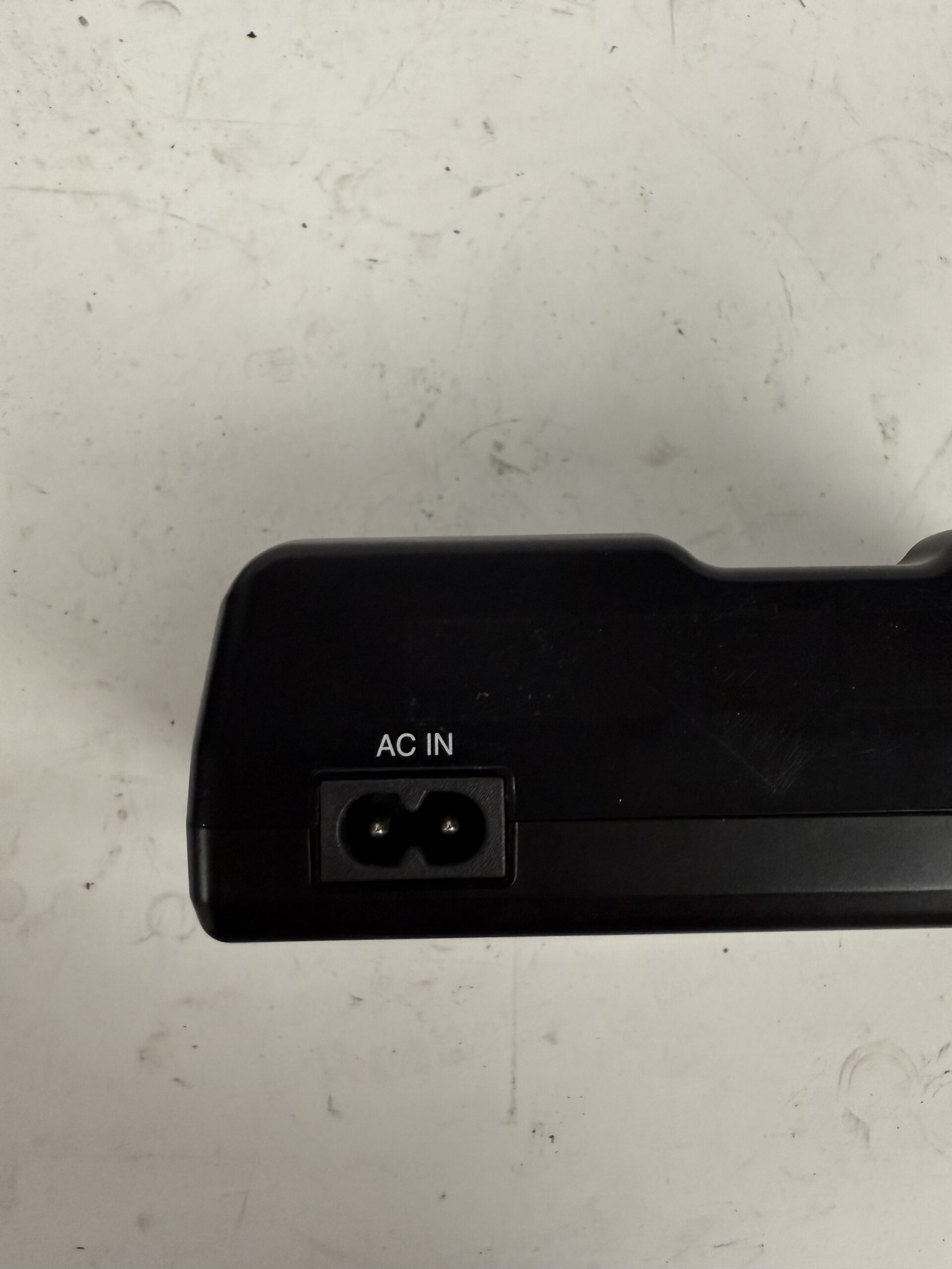 Nikon MH-26 Quick Charger - Image 4