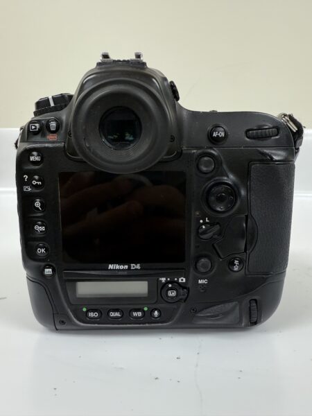 Nikon D4 DSLR - AS IS