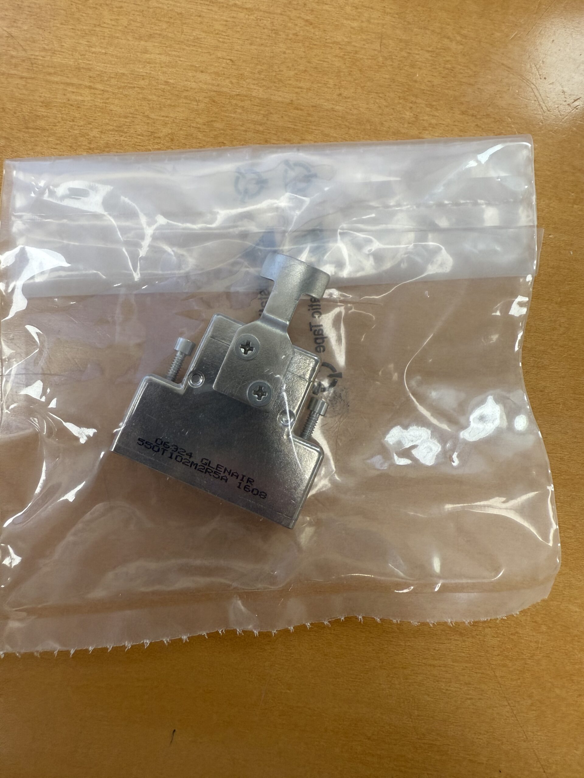 Glenair 550T102M2R5A filtered connector - LOT OF 6