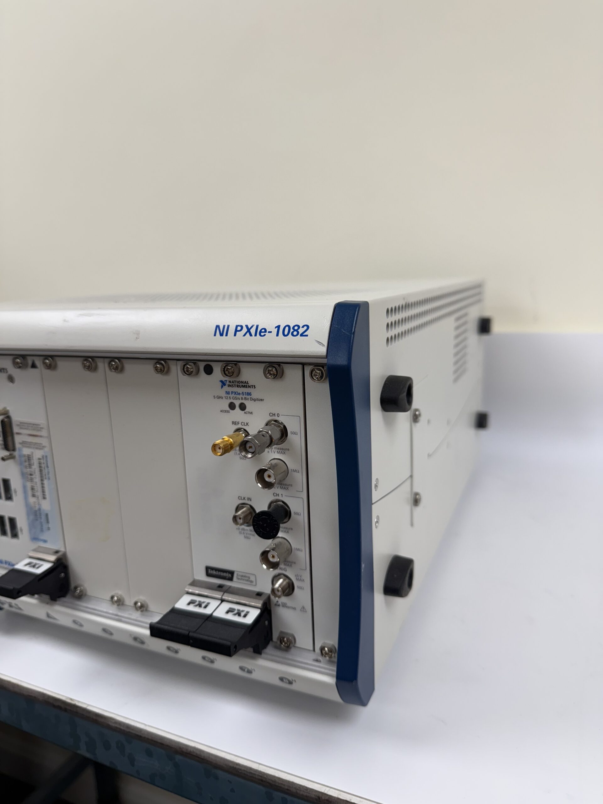 NI PXIe-1082 Chassis w/5186 & 8135 - Test System
