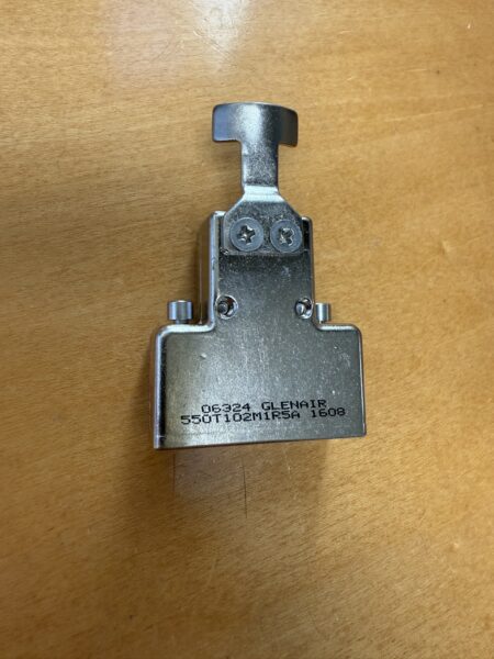 Glenair 550T102M1R5A filtered connector