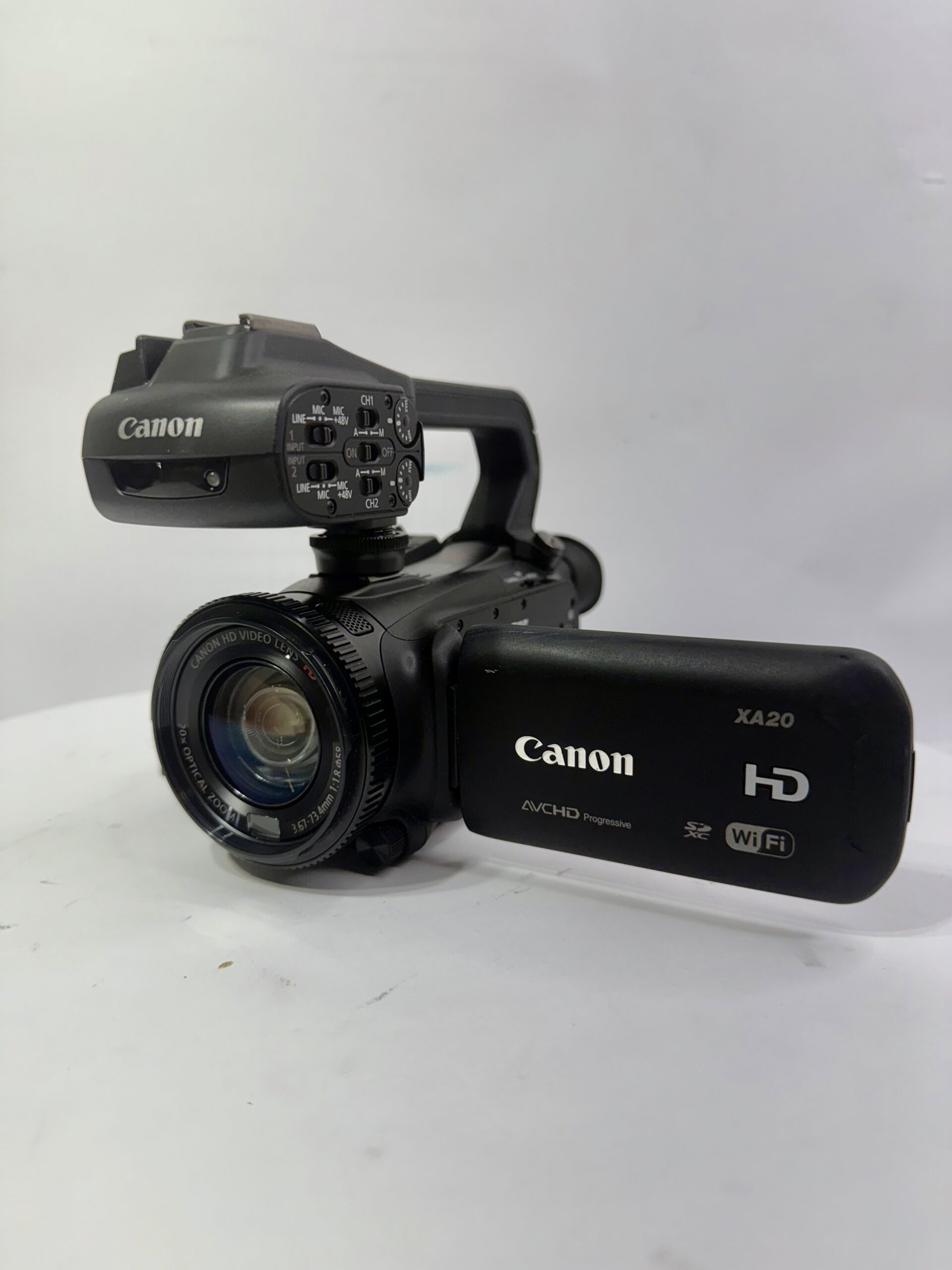 Canon XA20 HD Camcorder - Like New, Tested & Working
