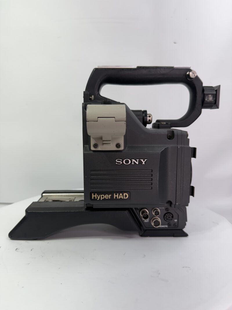 Sony DXC-327A 3-CCD HyperHAD Camera - AS IS