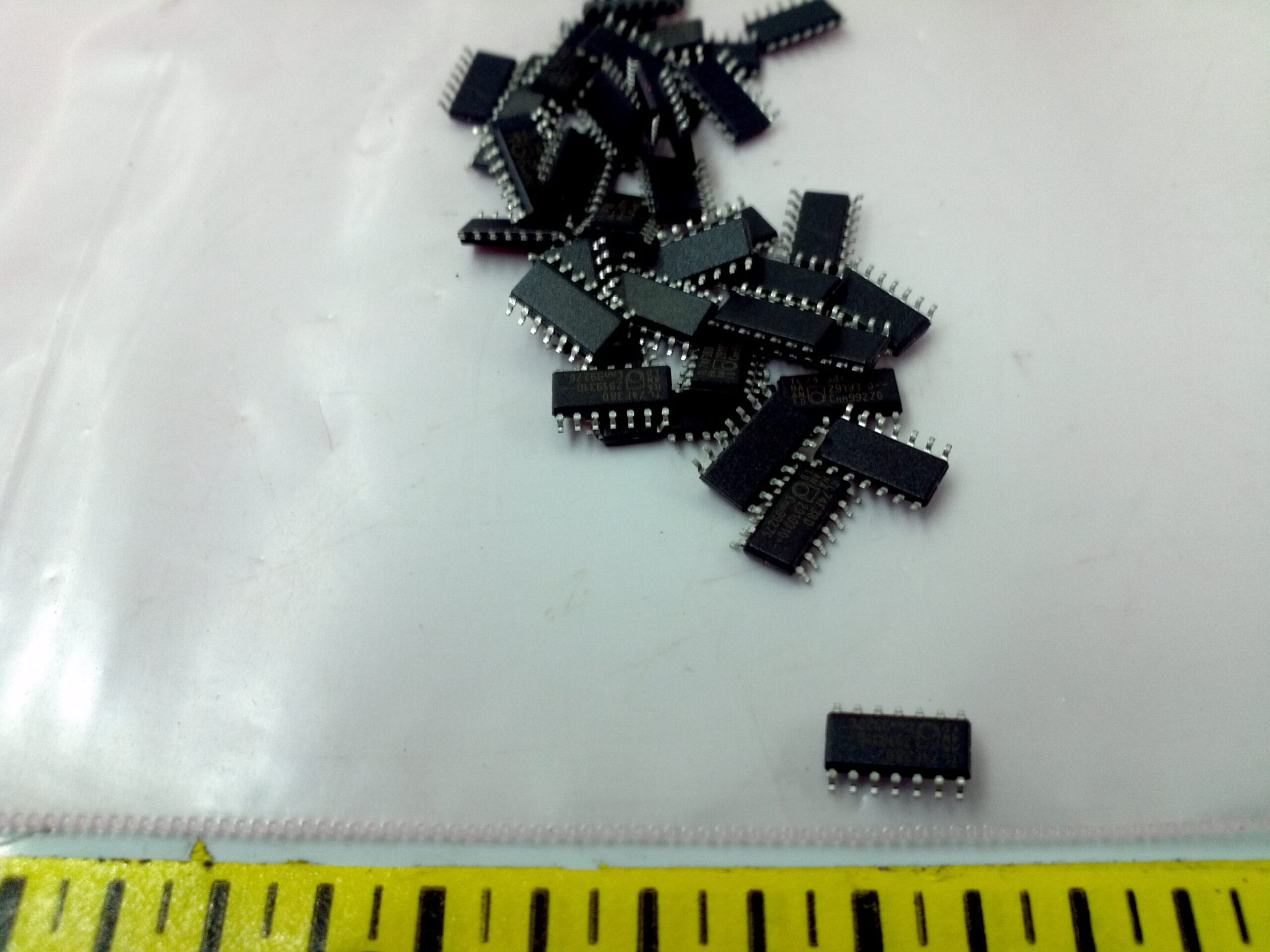 Phillips 74F38D Quad 2-Input Nand Buffer Open Collector - LOT OF 46